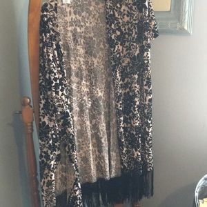 Black and cream floral and fringe kimono